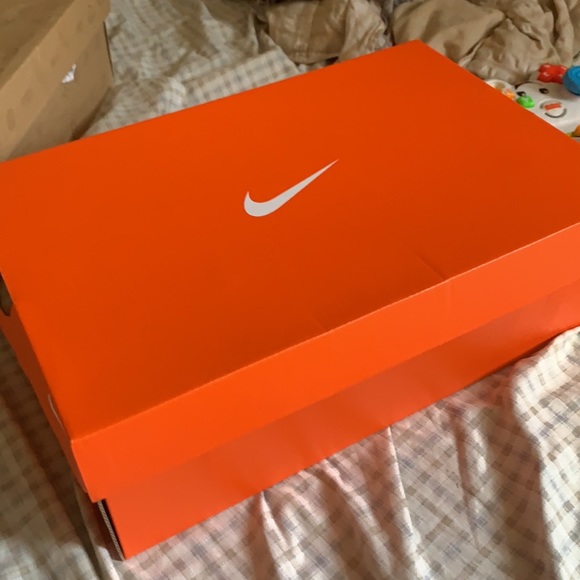 AIR JORDAN RETRO 6 “Carmine” - Picture 7 of 7